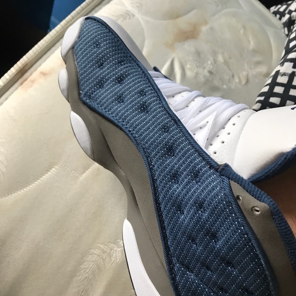 Jordan 13 retro flint. Brand new never worn - Picture 2 of 4